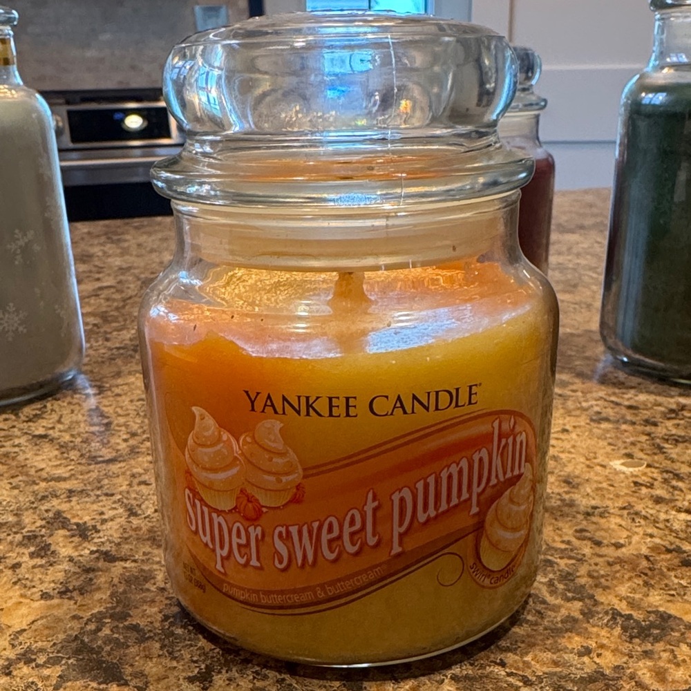Yankee Candle Super Sweet Pumpkin Jar - Warm Orange
